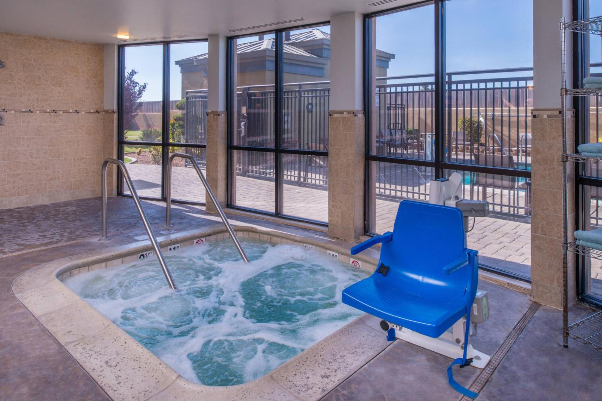 Courtyard By Marriott Victorville הספריה מראה חיצוני תמונה