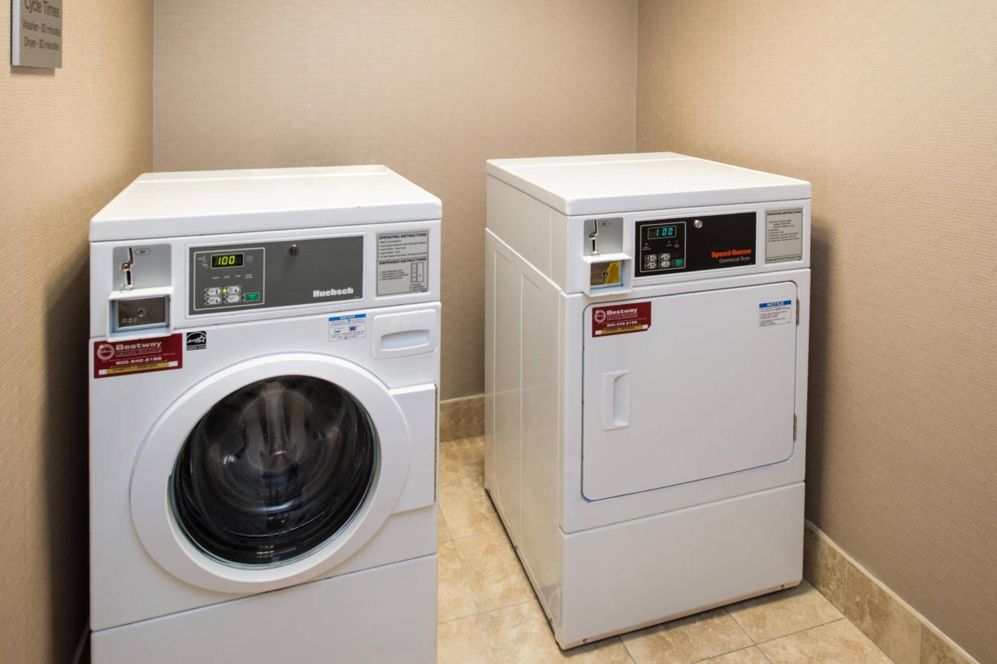 Courtyard By Marriott Victorville הספריה מראה חיצוני תמונה