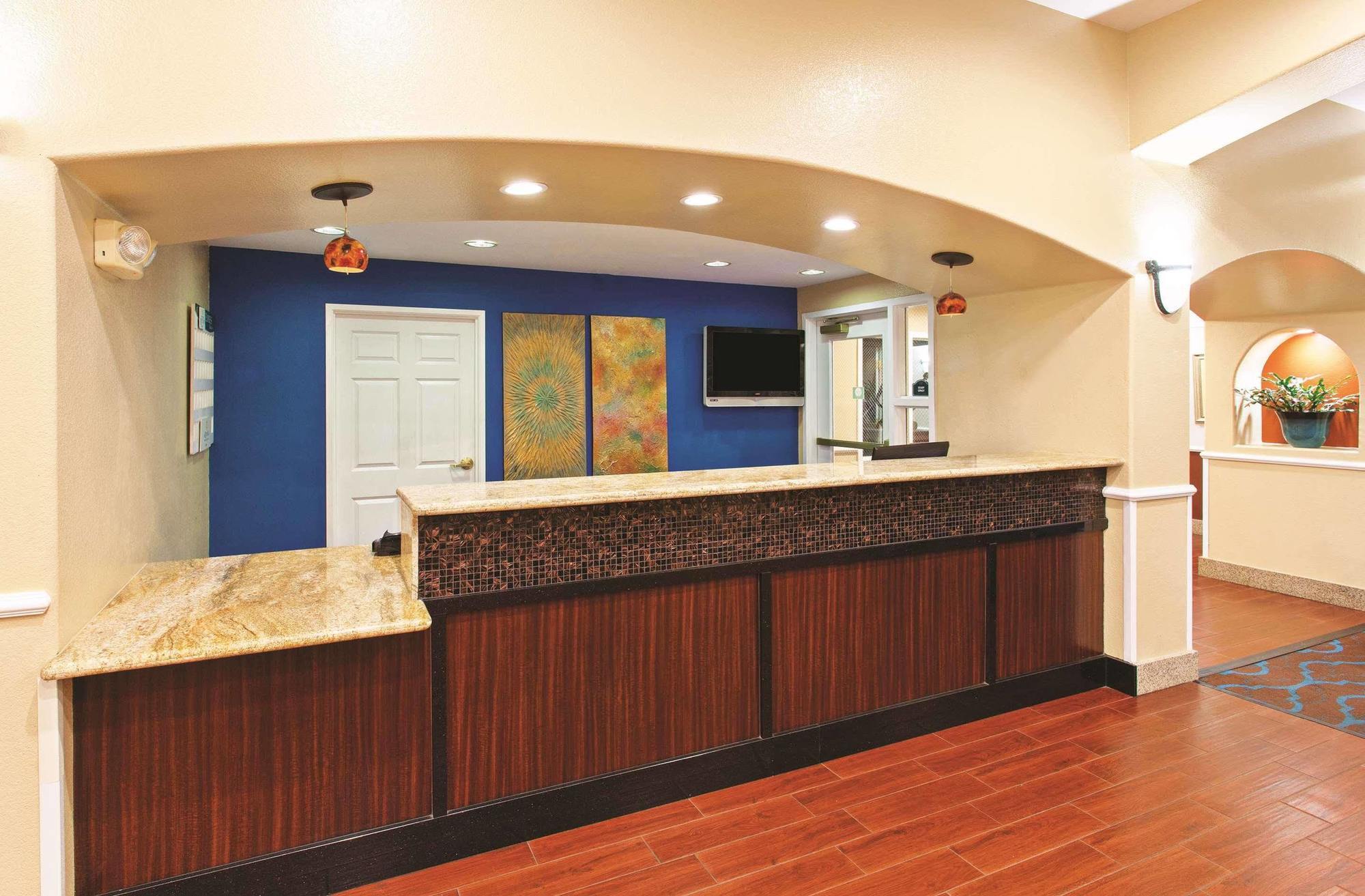 Courtyard By Marriott Victorville הספריה מראה חיצוני תמונה