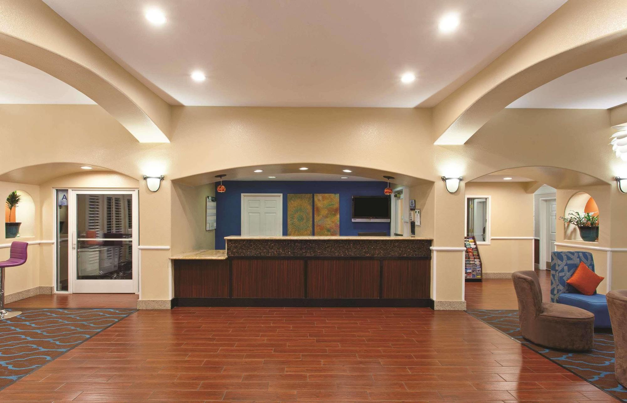 Courtyard By Marriott Victorville הספריה מראה חיצוני תמונה