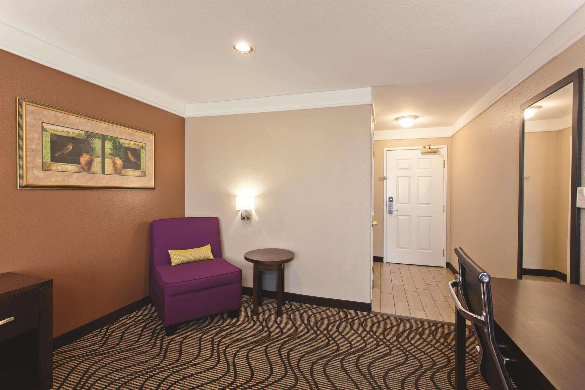 Courtyard By Marriott Victorville הספריה מראה חיצוני תמונה